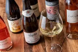 『炭火焼とワインの酒場 VOLTA 北新地店』でお気に入りのグラスワインに出会う