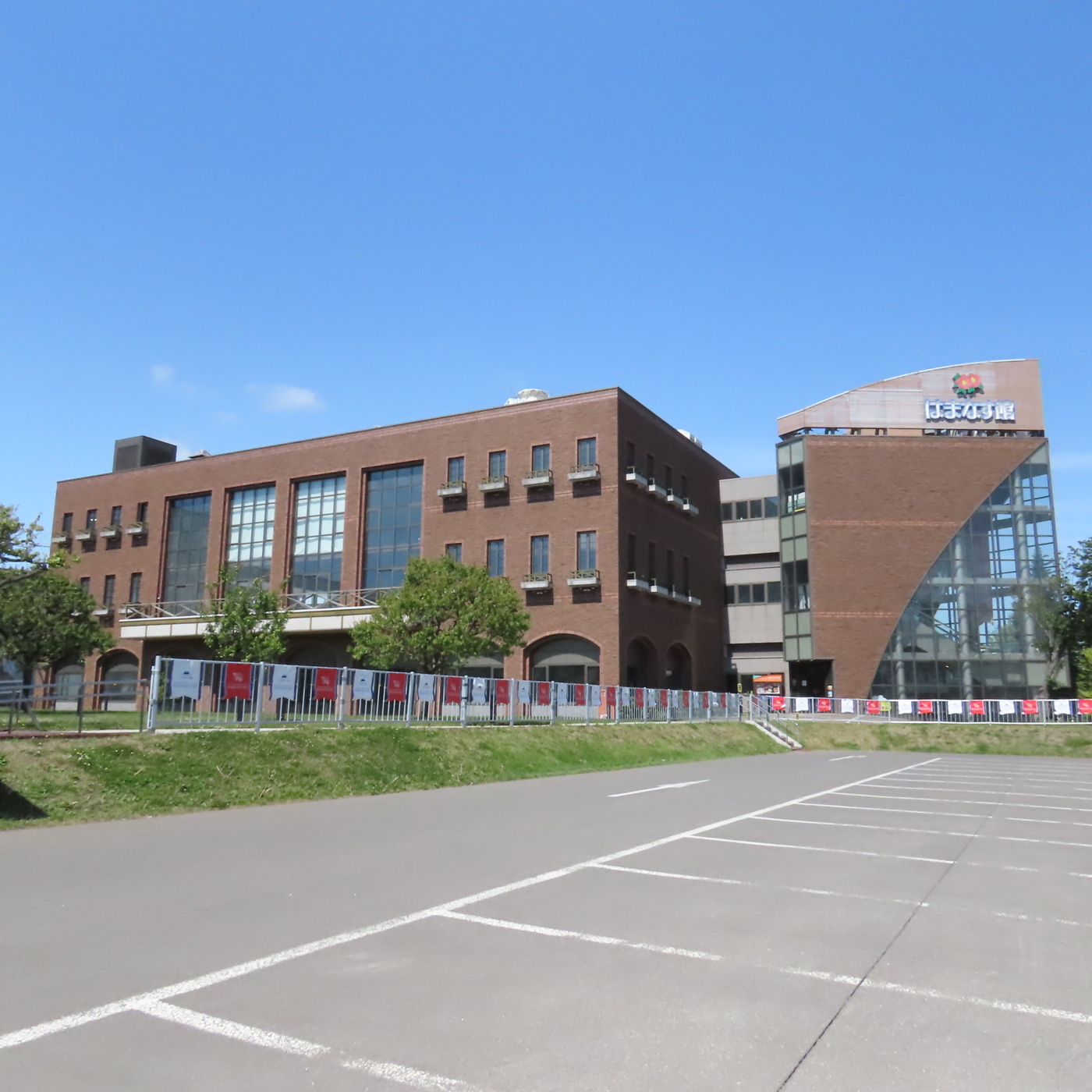 大型宴会場で快適な団体利用！札幌白石｜アサヒビール園 白石 はまなす館の画像