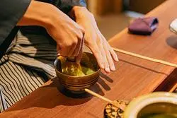 伊豆 稲取温泉『食べるお宿 浜の湯』に立礼茶室「ZEN」が誕生！美食と日本文化を味わう大人の宿