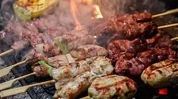 博多で気軽に楽しむ本格串焼き『串焼 こはだ』！ひとり飲みからデートまで使える“大人カジュアル”な居酒屋