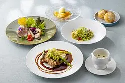 『ハイアットリージェンシー東京ベイ』でホテルランチ！春風が心地よいテラス席で優雅なひととき