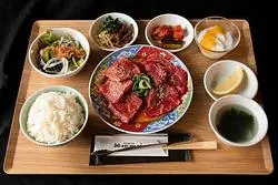 小山駅近くで焼肉＆ラーメンランチなら『焼肉・拉麺 香格里拉』！半個室完備でママ会や昼飲みにもおすすめ