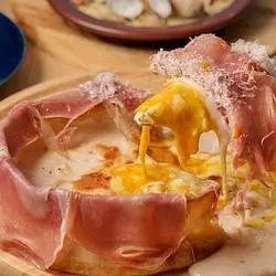 『原価ビストロチーズプラス豊田店』は平日が穴場！原価ドリンク＆チーズ料理でリーズナブルな飲み会