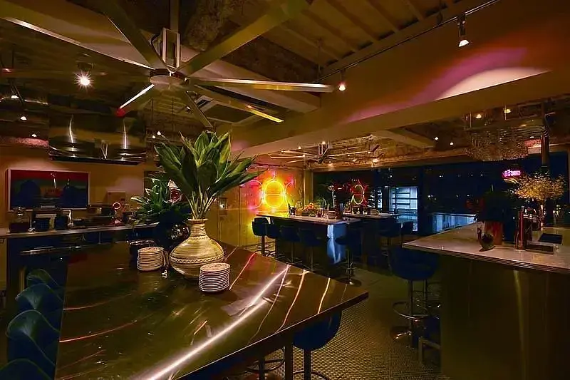中目黒で見つけたネオ居酒屋『居酒屋 FUNFAN』！音楽×ネオン×本格料理で楽しむ新感覚の夜の画像