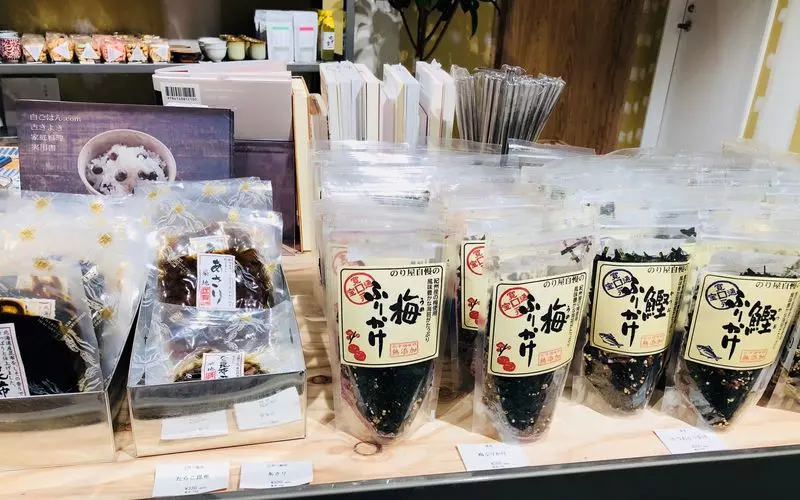 元気がもらえるカラフルなパッケージのお菓子がかわいい 2枚目