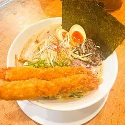 心斎橋で〆ラーメンなら『鶏白湯ラーメン 麺屋 猿のすけ』！朝3:00まで営業＆外国語対応券売機でスムーズに注文できる