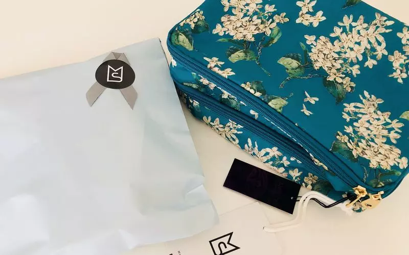華やかでおしゃれなトラベルグッズがそろう雑貨屋！ 1枚目