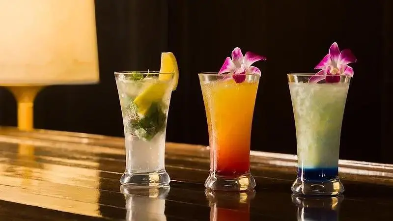 「星空プールサイドBAR」オープン！夜の海風に包まれるカクテルタイム 2枚目