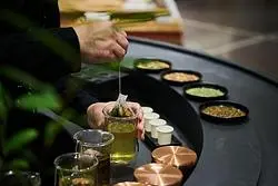 京都駅前で新しいお茶体験を楽しむなら『茶を、ひらく。』！利き茶で出会う日本茶の新しい魅力