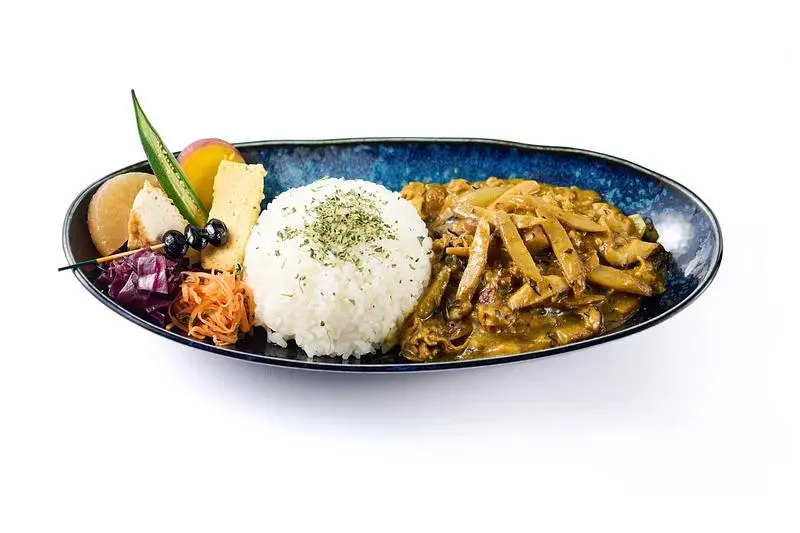 気軽に楽しむなら「豚と牛蒡の和風スパイスカレー」もおすすめ!芳醇なスパイス香るカレーランチ 1枚目