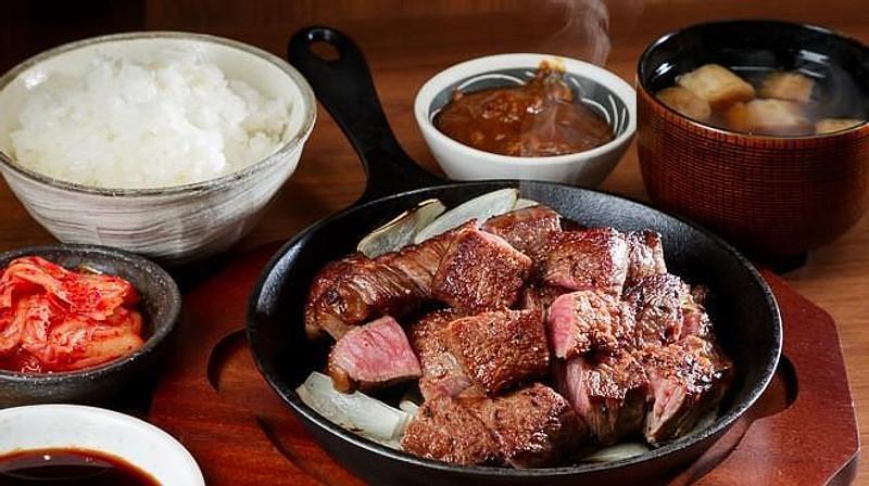 大阪観光に来たら絶対食べたい！心斎橋「和牛ステーキしばらく」でA5和牛の定食体験の画像