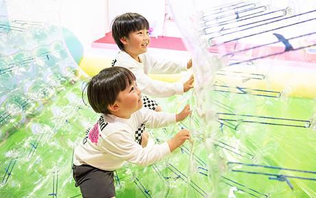 【愛知・蒲郡】キッズパーク ハピピランド ラグーナ蒲郡店！17の遊具コーナーとキャストとの遊びで子どもが夢中になる屋内型テーマパークの画像