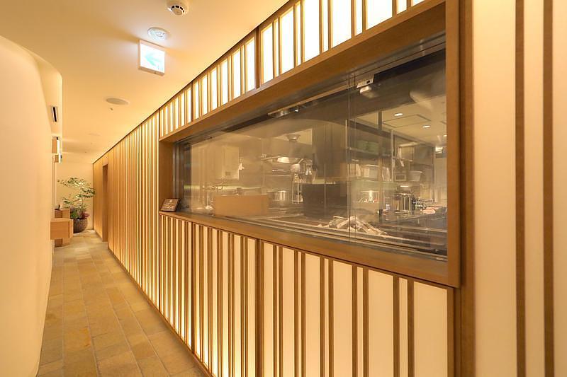 【名古屋・名駅】うなぎ四代目菊川 名古屋本店 奥見世！名物「一本うなぎ」と新たな会席料理「うなぎのしゃぶしゃぶ」で味わう特別な一席の画像