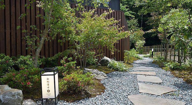 【山梨・忍野村】八海木花館（はっかいこのはなかん）！6〜8月は別邸30%オフ — 専用庭園・半露天風呂・お部屋食を楽しむ全5棟のプライベート旅館の画像