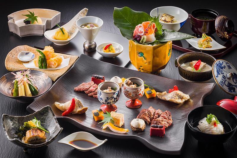 【山梨・忍野村】八海木花館（はっかいこのはなかん）！6〜8月は別邸30%オフ — 専用庭園・半露天風呂・お部屋食を楽しむ全5棟のプライベート旅館の画像