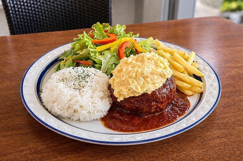 【日暮里】谷根千散策の途中に立ち寄りたい24時間カフェ！ペット同伴OKの『サクラカフェ＆レストラン日暮里』でレトロ洋食やクラフトビールを満喫の画像