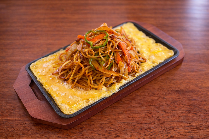 【日暮里】谷根千散策の途中に立ち寄りたい24時間カフェ！ペット同伴OKの『サクラカフェ＆レストラン日暮里』でレトロ洋食やクラフトビールを満喫の画像