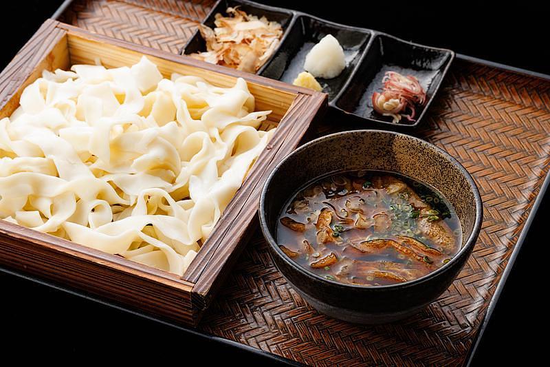【甲府】駅徒歩約3分！カウンターで気軽に楽しめる創作ほうとう専門店『紅梅や 甲府駅前店』が2026年6月オープンの画像