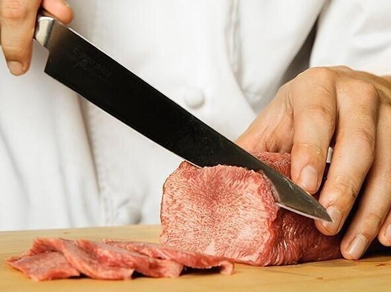 【金山】幹事必見！手切りの飛騨牛焼肉で満足度の高い宴会を。『牛ざんまい 金山店』の宴会プランを紹介の画像