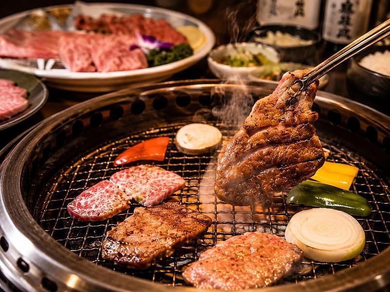 【金山】幹事必見！手切りの飛騨牛焼肉で満足度の高い宴会を。『牛ざんまい 金山店』の宴会プランを紹介の画像