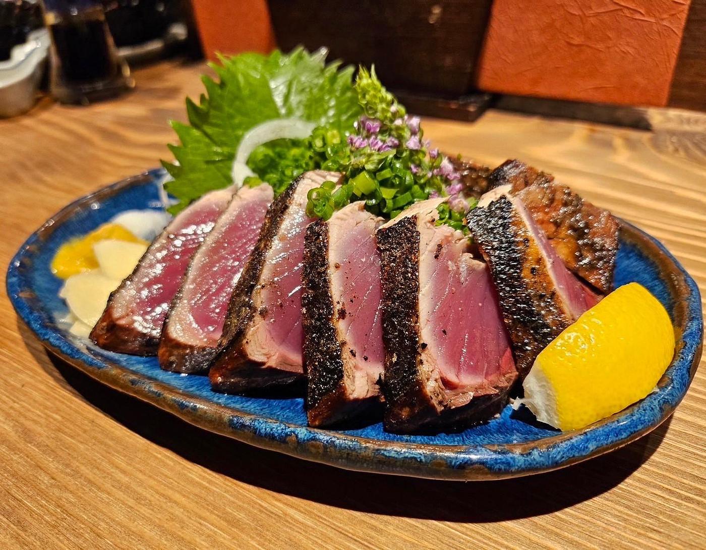【東心斎橋】朝まで飲める隠れ家炉端！市場直送の鮮魚と藁焼きが楽しめる『ろばた 風炉式』の画像