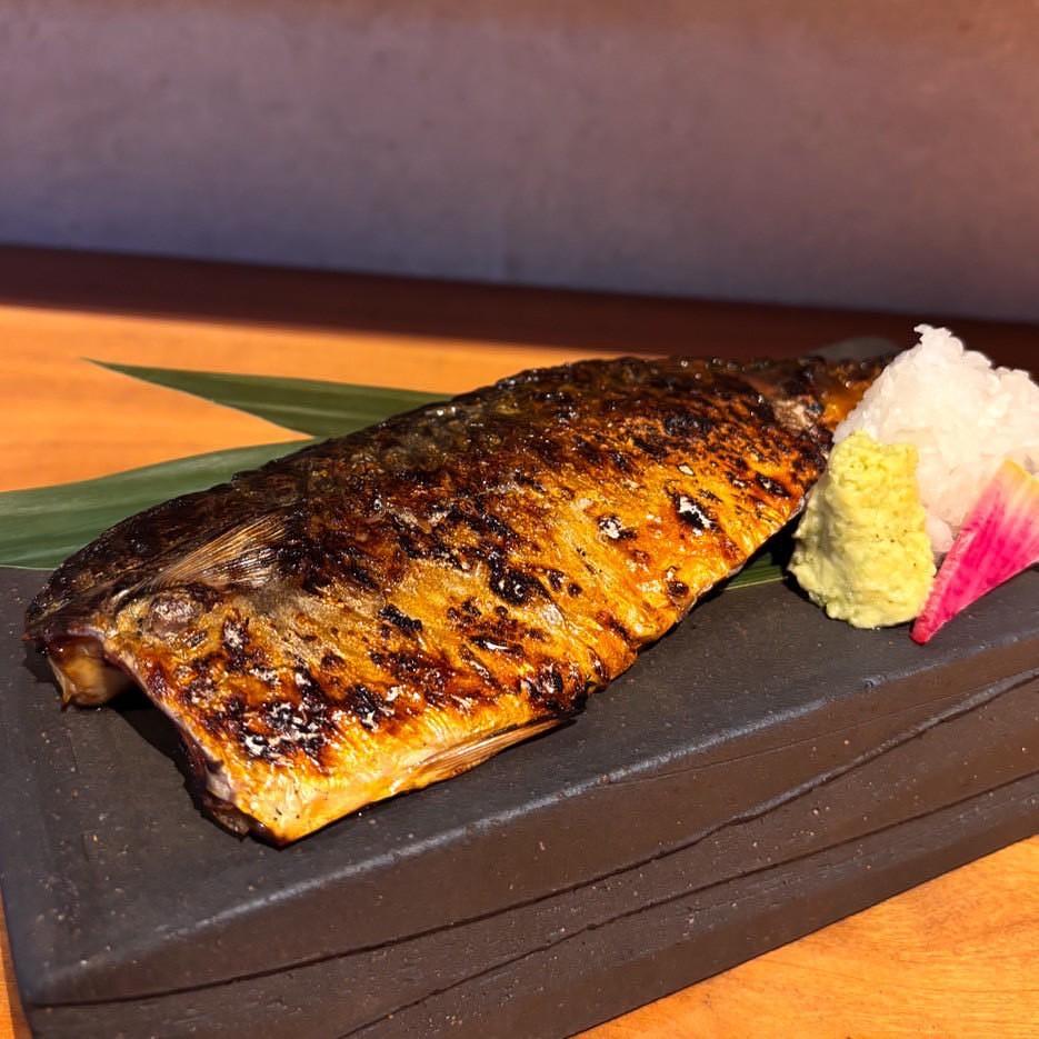 【谷町六丁目】1Fが魚屋で2Fが炉端居酒屋！中央市場直送の鮮魚と山形県産「雪若丸」が楽しめる『魚座商店』の画像