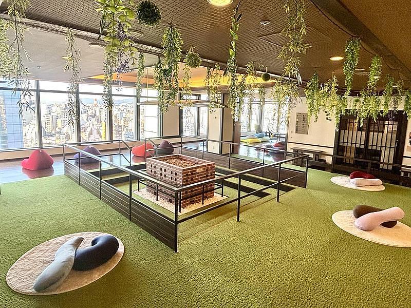 神戸で気軽に岩盤浴！神戸ハーバーランド温泉 万葉倶楽部の一人旅・女性カップルにもおすすめの岩盤浴の画像