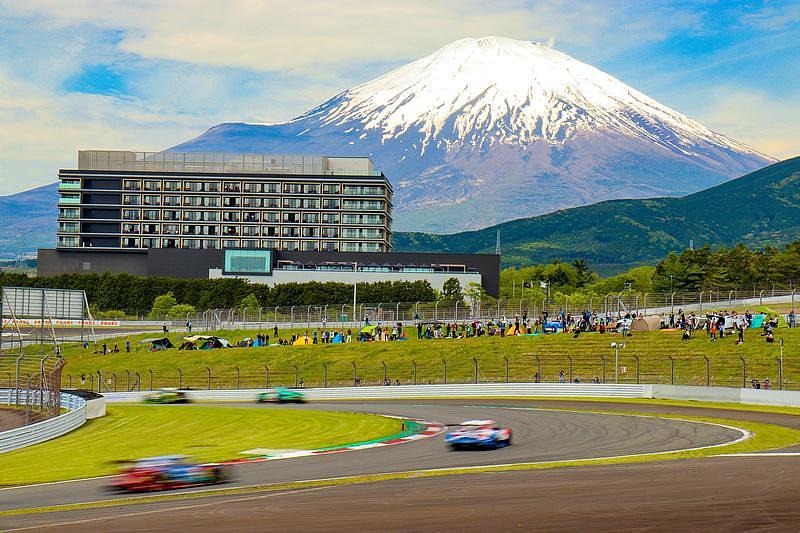 【静岡】富士スピードウェイホテルでサーキット体験！車好きを魅了する大人のラグジュアリーステイの画像