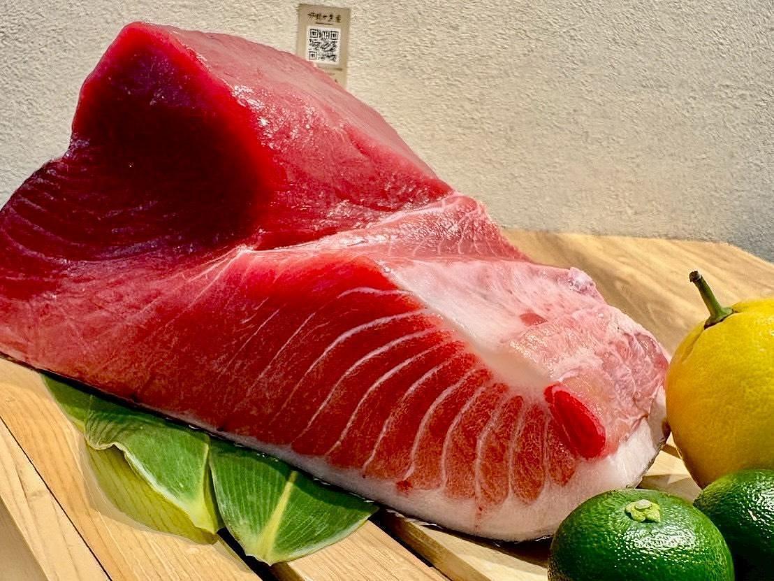 【谷町六丁目】1F是魚鋪2F是爐端居酒屋！品嚐市場直送鮮魚與「雪若丸」的『魚座商店』の画像