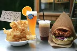 表参道の【映え×外飲み】聖地といえば、「COMMUNE 2nd」でしょ♡