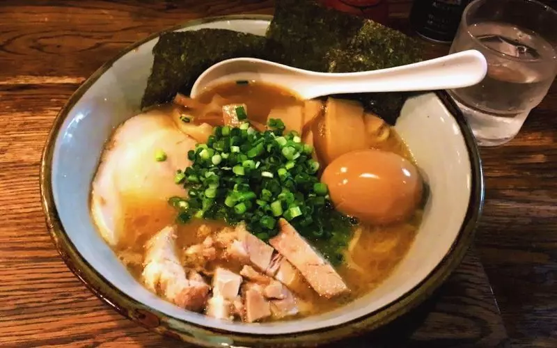 【新宿駅南口】2. 女性にも人気のつけ麺ランチ◎「風雲児」         1枚目