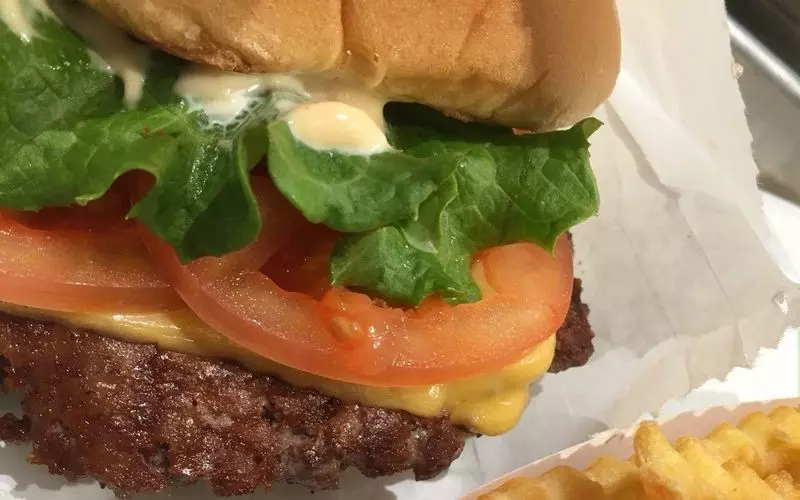 おいしいハンバーガーを夜ご飯に! 1枚目