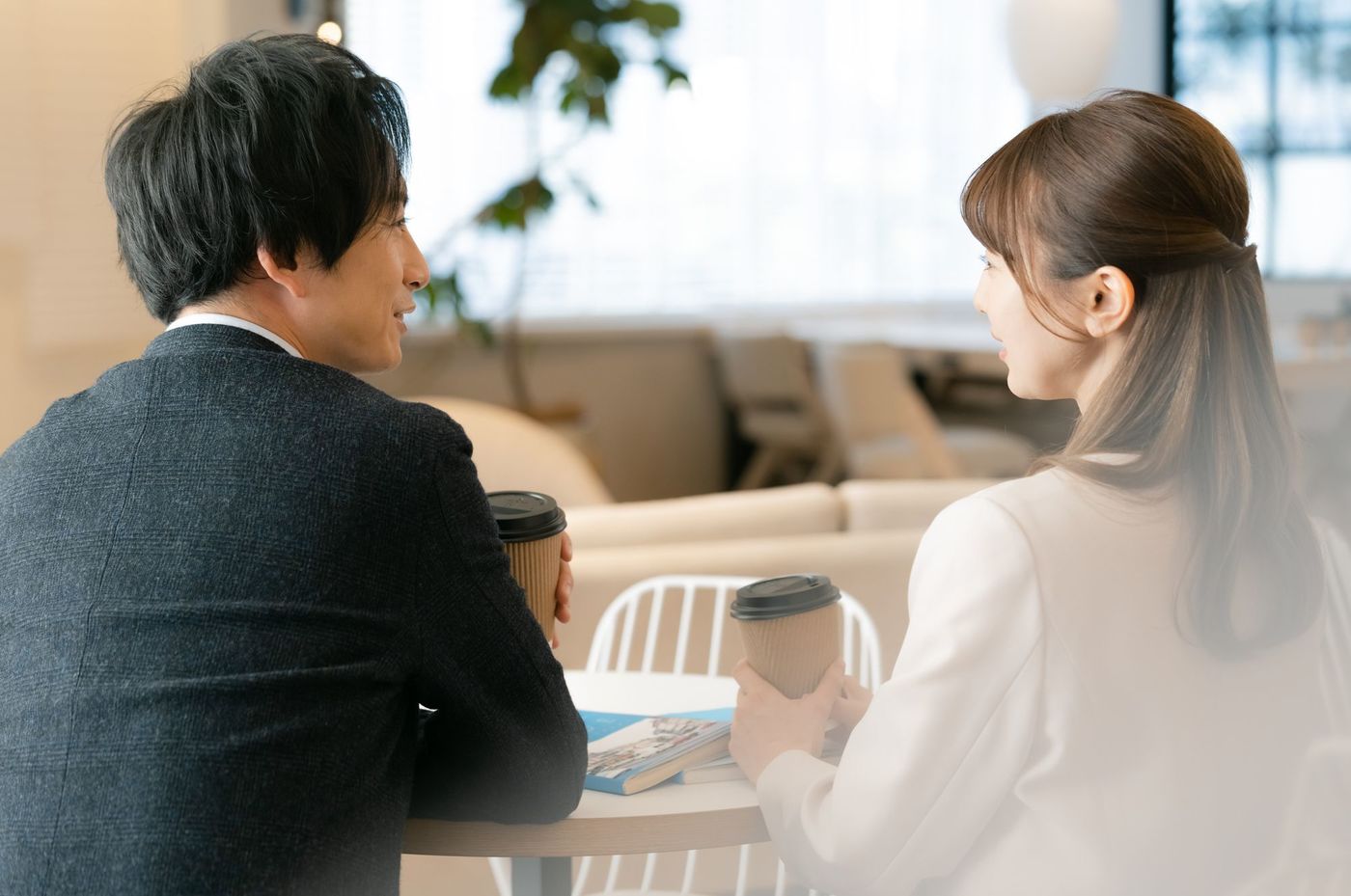 【2021年最新】30代の方に人気の婚活アプリ！真剣度の高い女性と男性にぴったりの画像
