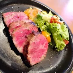 【恵比寿】落ち着いた雰囲気♪炭火の香りを堪能できる肉バル