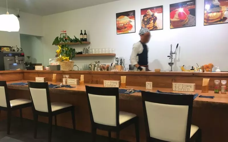 【浅草おすすめパン屋】3. 予約必須！ふわふわ絶品パンケーキ「紅鶴」 1枚目