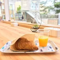 代官山で小腹が空いたら！フランスの冷凍食品をイートイン♪