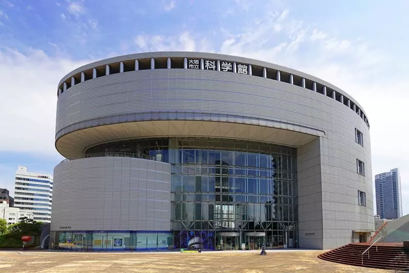 【関西・大阪】プラネタリウムで子供と一緒に楽しく学ぼう♪「大阪市立科学館」 1枚目