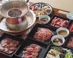 しゃぶしゃぶ×焼肉？新感覚の『しゃぶ焼』が食べ放題♡九龍城飯店
