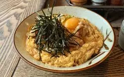 赤坂で食べられる本当に美味しい親子丼のお店。厳選4店！