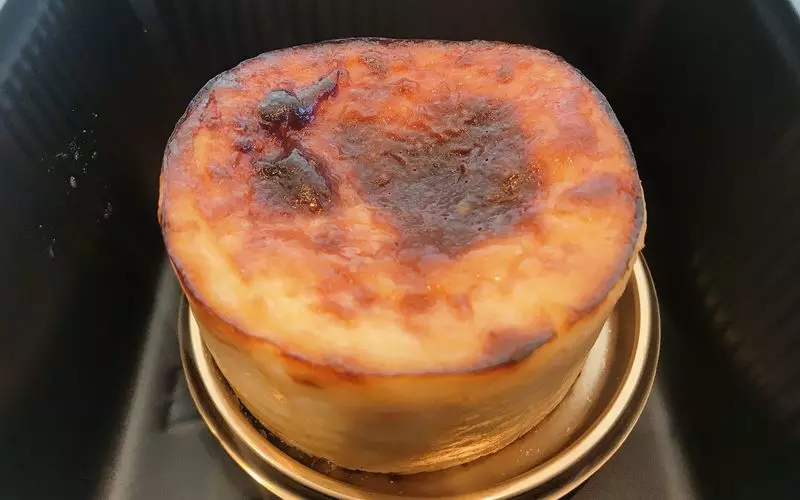 【テイクアウト】スペイン料理のお店でバスクチーズケーキ♪「Mallorca」@二子玉川 1枚目