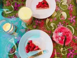 オシャレすぎる♡表参道にあるお花いっぱい映え空間でカフェタイム！