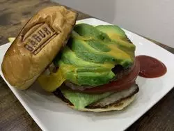 【愛知】大きなお口でガブリ♡肉汁たっぷりグルメバーガー！