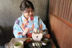 フォトジェニック和カフェ♪嵐山の七輪で焼くお団子が可愛い！