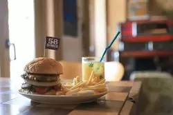 【京都】手作りならではの味！アメリカンなハンバーガーにガブリ！