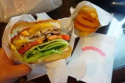 テイクアウト専門！人形町でグルメバーガーを食べるならここ