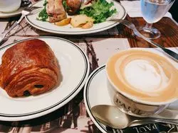 【神楽坂×お洒落パン屋】ここはパリ？フランス空間で絶品ブランチ