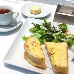 雨の日も便利！電源カフェ併設・四ツ谷のケーキ屋さん♡