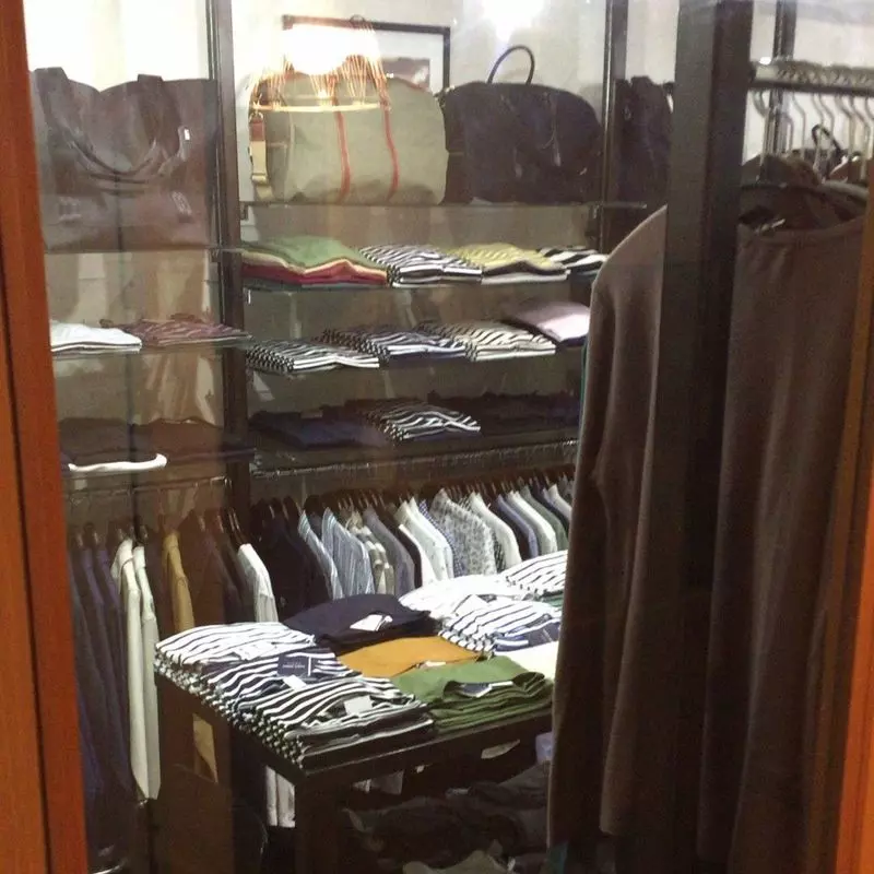 ゆったりとした店内が自慢の古着屋さん◎じっくり古着探しをしよう! 1枚目