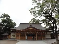古墳もあるよ！大阪の、珍しい方角を向いた神様がいる神社！