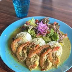 絶景×フィジー料理を楽しむ♡沖縄の古宇利島のお洒落カフェ！